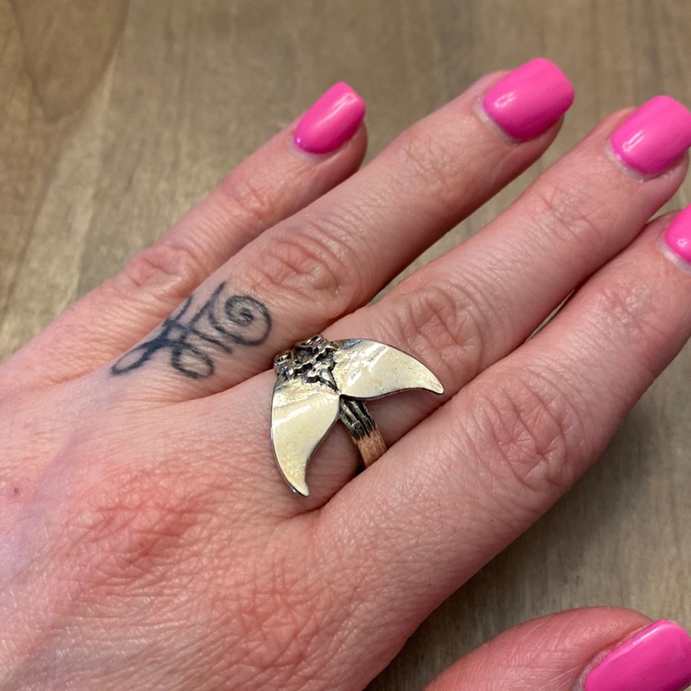 Mermaid tail shaped spoon ring size 6.5